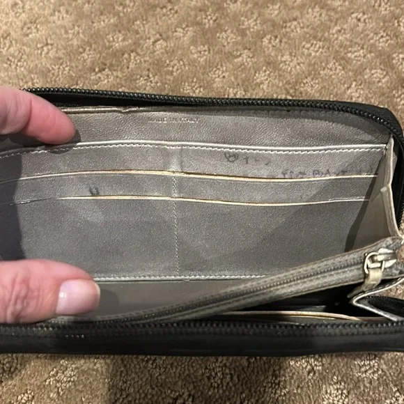Chanel Camillia Authentic Rare Long Black Leather Zipper Wallet - Picture 9 of 16